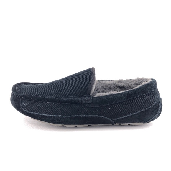 UGG Ascot Corduroy Indoor Outdoor Winter Moccasin Slippers 8 - Picture 1 of 13